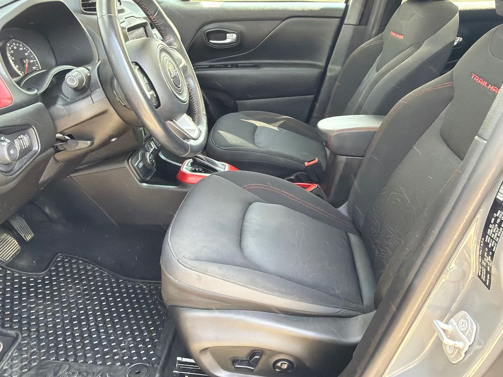 Thumbnail: 2021 Jeep Renegade - 9