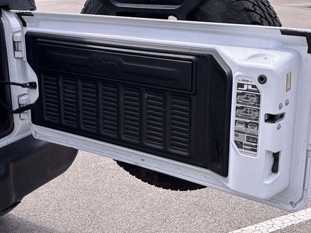 Thumbnail: 2020 Jeep Wrangler - 26
