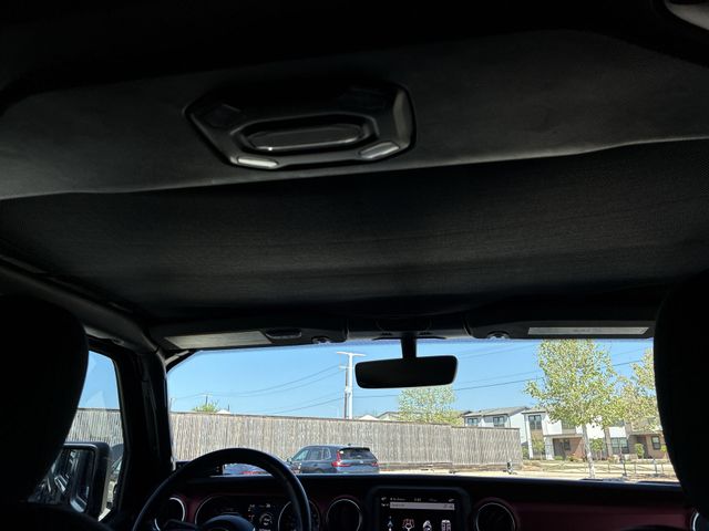 Thumbnail: 2021 Jeep Wrangler - 32