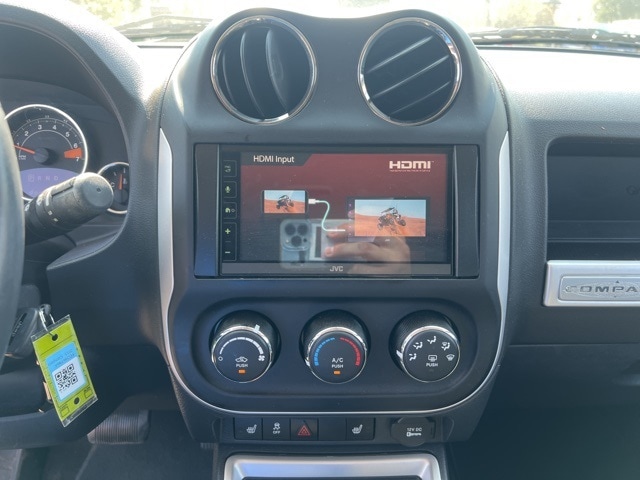 Thumbnail: 2015 Jeep Compass - 10