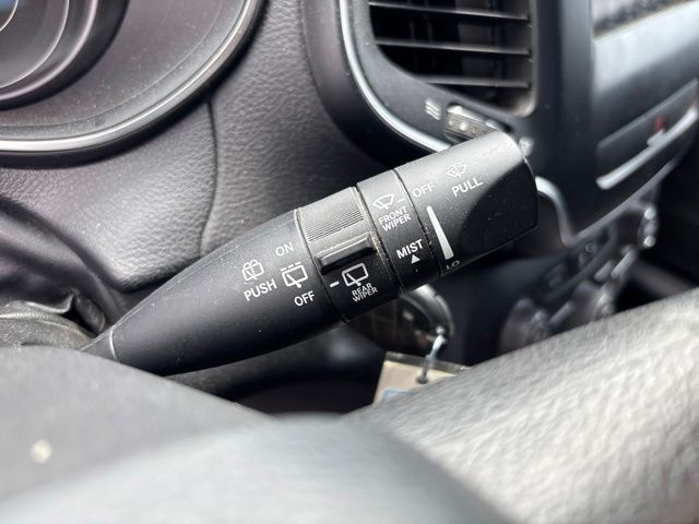 Thumbnail: 2019 Jeep Cherokee - 21