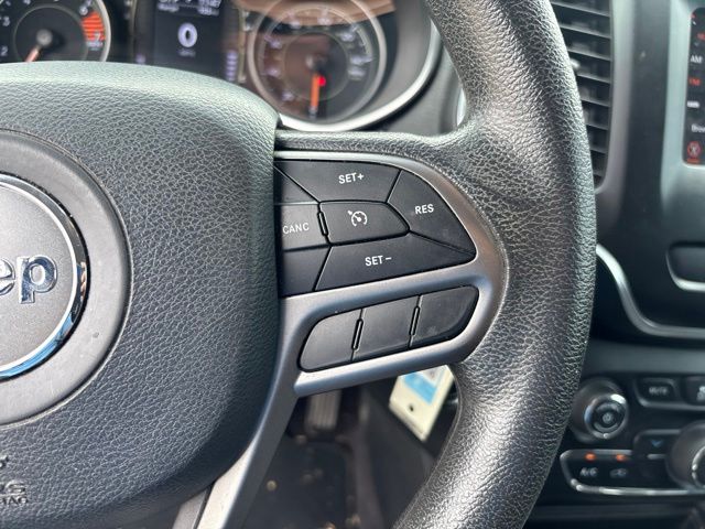Thumbnail: 2019 Jeep Cherokee - 20