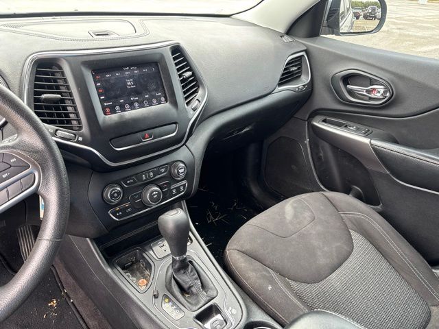 Thumbnail: 2019 Jeep Cherokee - 7