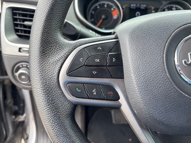 Thumbnail: 2019 Jeep Cherokee - 19