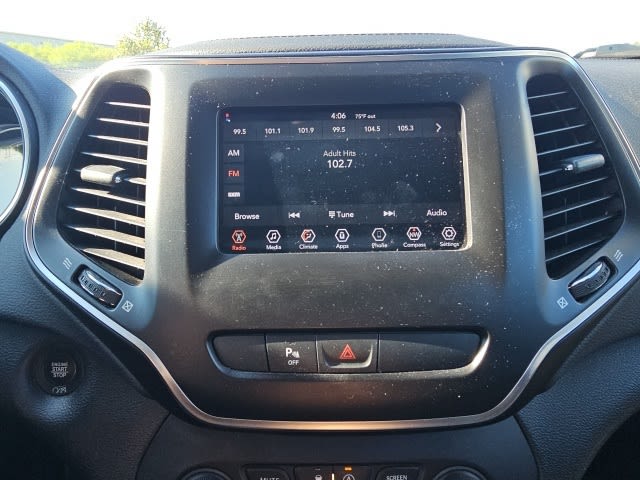 Thumbnail: 2020 Jeep Cherokee - 10