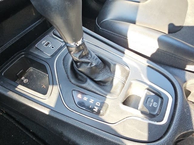 Thumbnail: 2020 Jeep Cherokee - 11