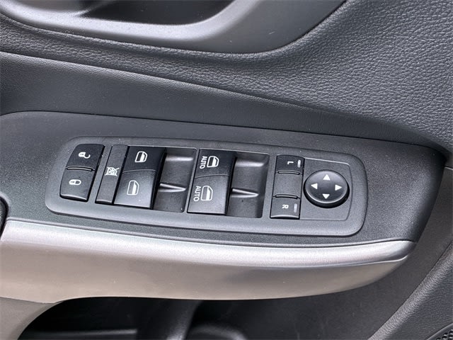 Thumbnail: 2020 Jeep Cherokee - 38