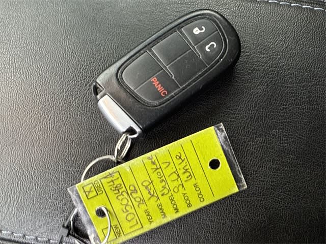 Thumbnail: 2020 Jeep Cherokee - 20