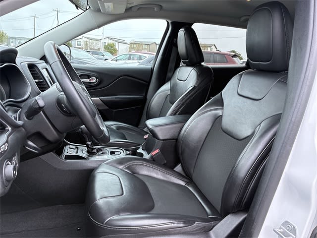 Thumbnail: 2020 Jeep Cherokee - 11