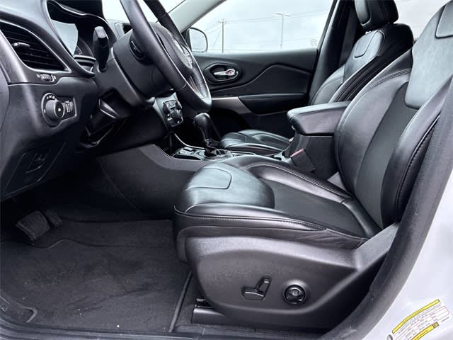 Thumbnail: 2020 Jeep Cherokee - 12