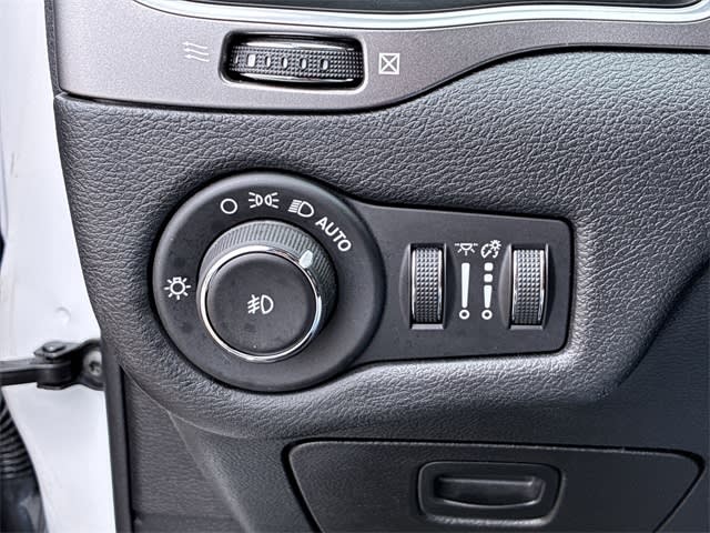 Thumbnail: 2020 Jeep Cherokee - 39