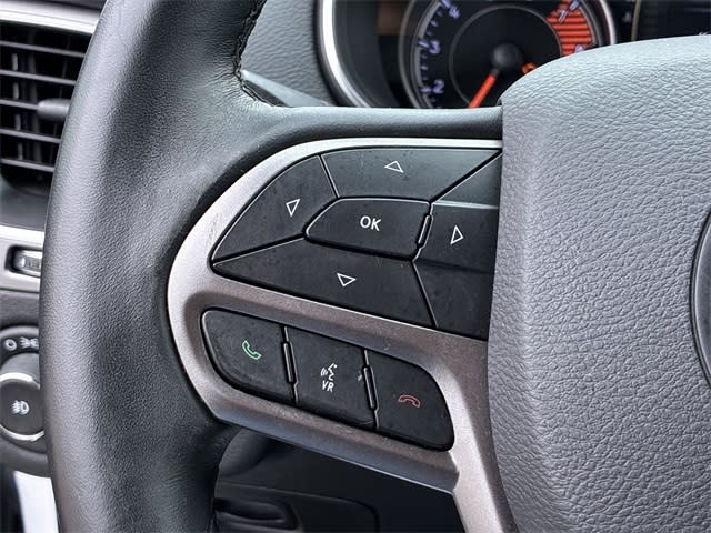 Thumbnail: 2020 Jeep Cherokee - 31