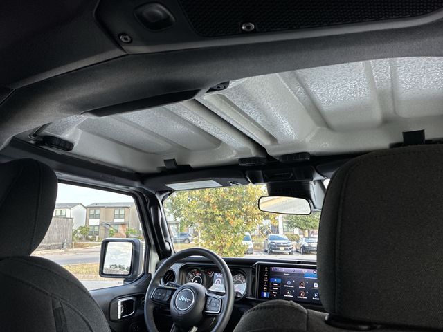 Thumbnail: 2025 Jeep Wrangler - 19