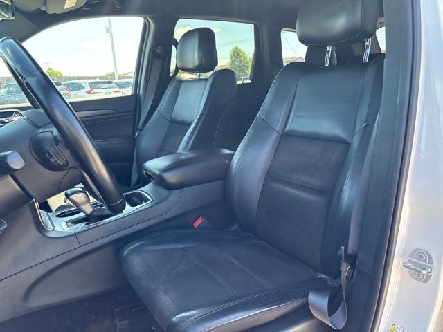 Thumbnail: 2020 Jeep Grand Cherokee - 8