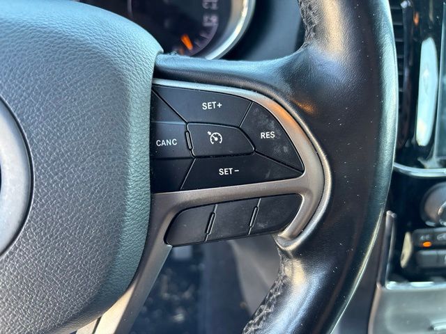 Thumbnail: 2020 Jeep Grand Cherokee - 20