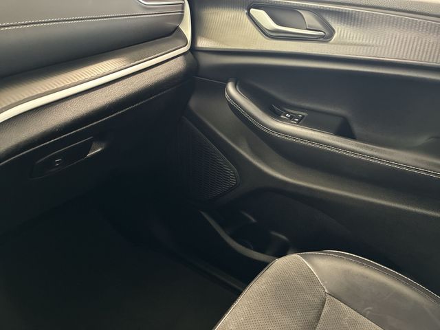 Thumbnail: 2023 Jeep Grand Cherokee - 37