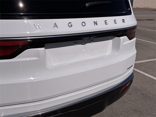 Thumbnail: 2022 Jeep Wagoneer - 7