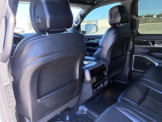 Thumbnail: 2022 Jeep Wagoneer - 13