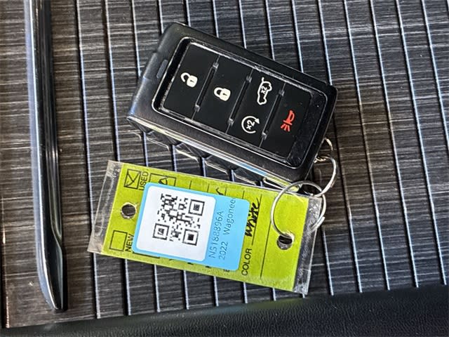 Thumbnail: 2022 Jeep Wagoneer - 19