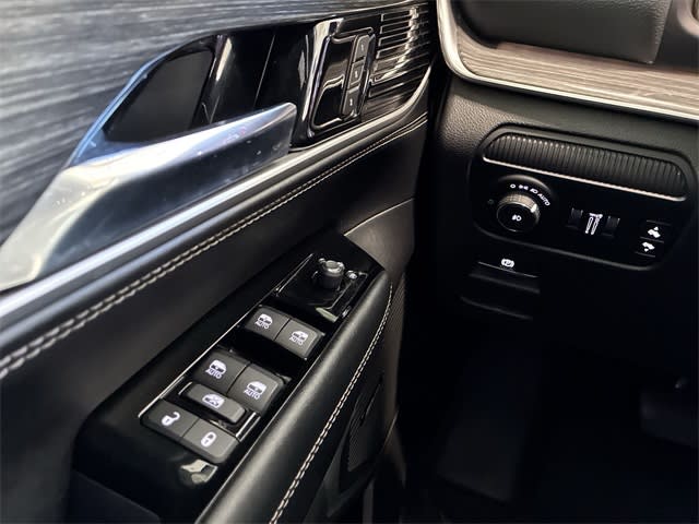 Thumbnail: 2022 Jeep Wagoneer - 37