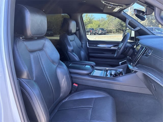 Thumbnail: 2022 Jeep Wagoneer - 29