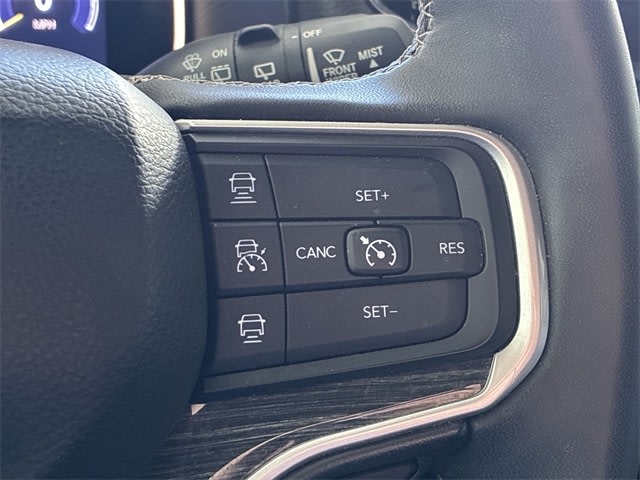 Thumbnail: 2022 Jeep Wagoneer - 31