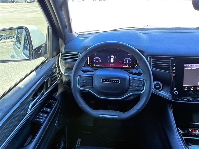 Thumbnail: 2022 Jeep Wagoneer - 14