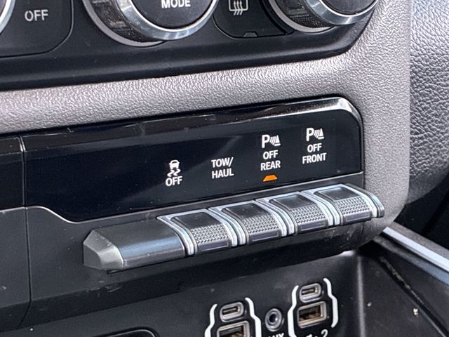 Thumbnail: 2020 RAM 1500 - 40