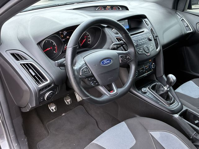 Thumbnail: 2017 Ford Focus - 2
