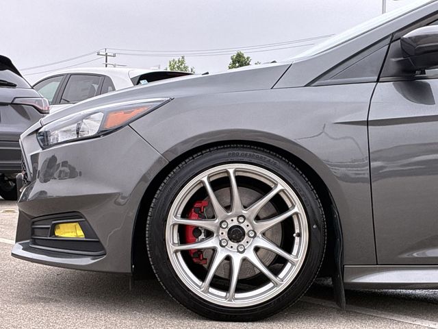 Thumbnail: 2017 Ford Focus - 7