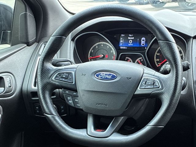 Thumbnail: 2017 Ford Focus - 13