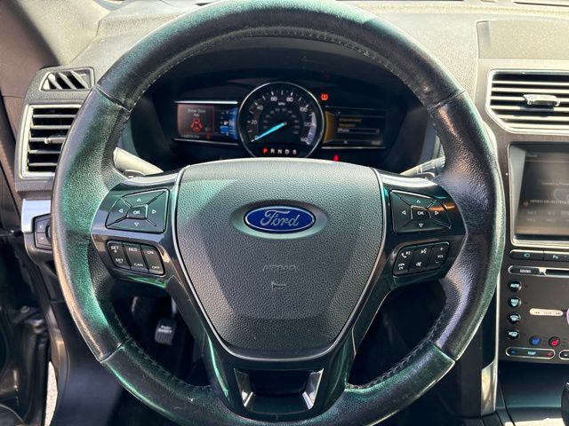 Thumbnail: 2016 Ford Explorer - 7