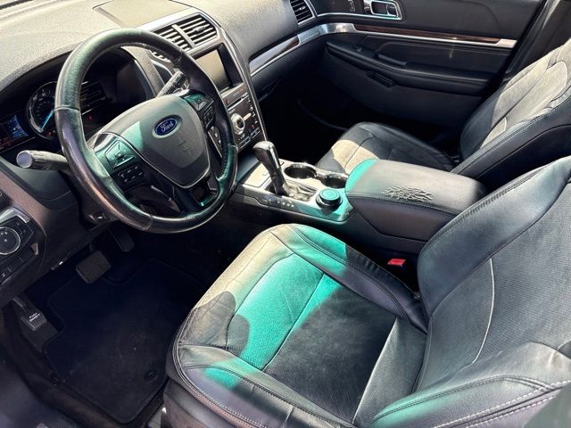 Thumbnail: 2016 Ford Explorer - 8