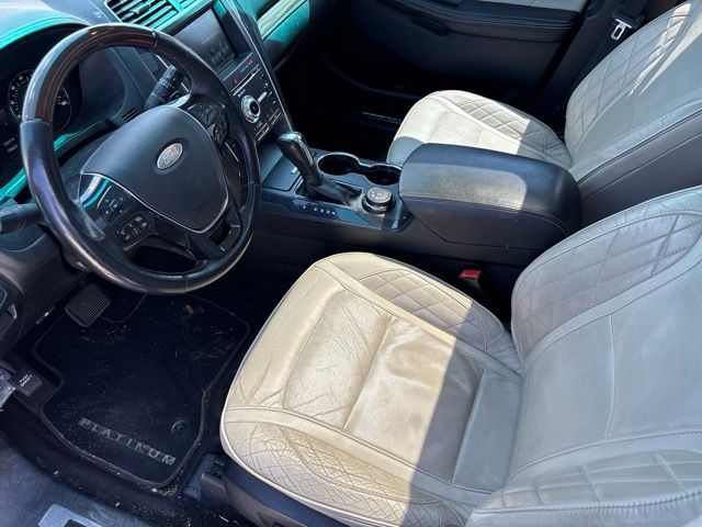 Thumbnail: 2016 Ford Explorer - 8