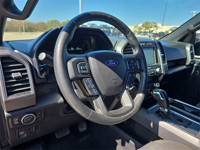 2019 Ford F-150 XLT 2