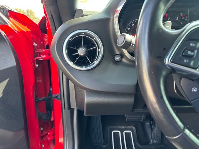 Thumbnail: 2018 Chevrolet Camaro - 18