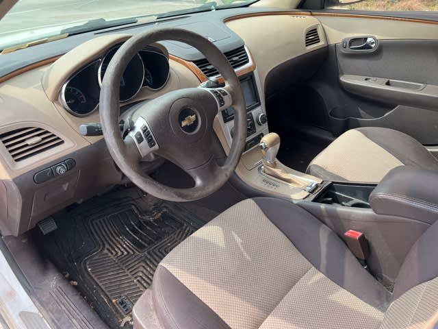 2010 Chevrolet Malibu LT 2