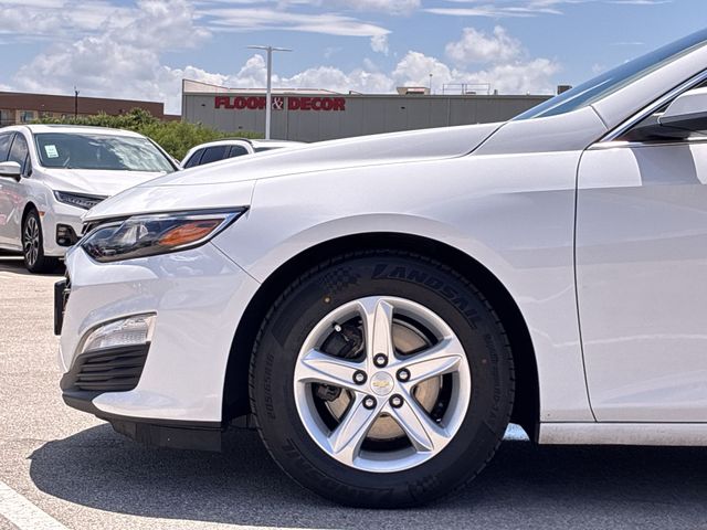 Thumbnail: 2023 Chevrolet Malibu - 8