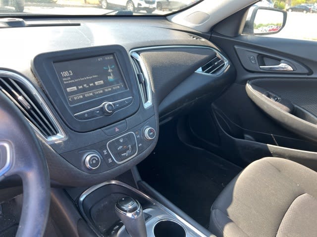Thumbnail: 2018 Chevrolet Malibu - 2