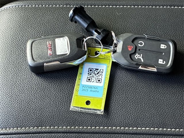 Thumbnail: 2023 GMC Acadia - 19