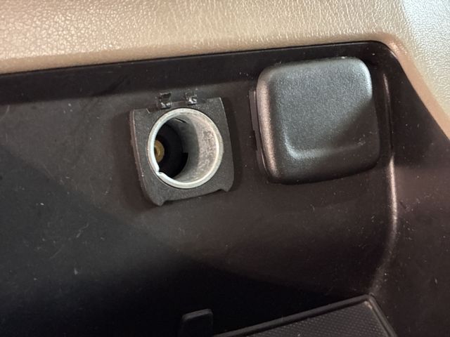 Thumbnail: 2017 GMC Yukon - 36