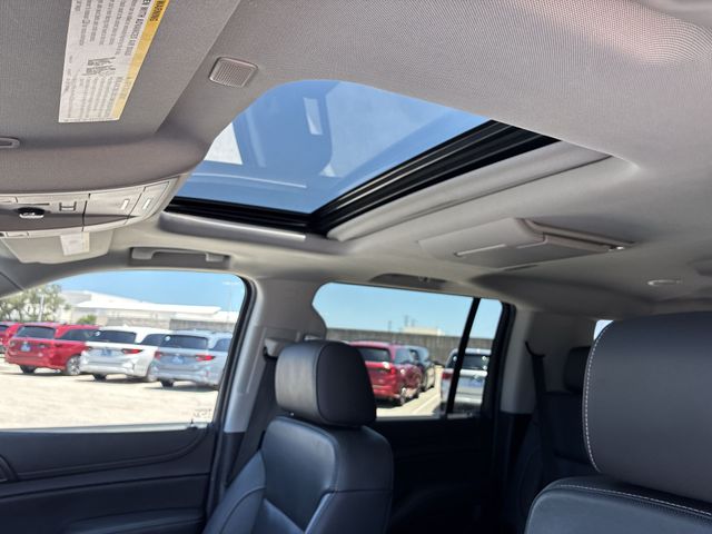 Thumbnail: 2019 GMC Yukon XL - 28