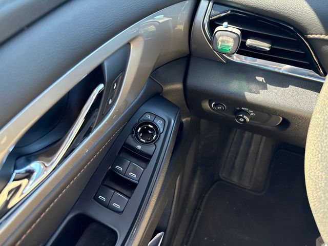 Thumbnail: 2020 Chevrolet Traverse - 25