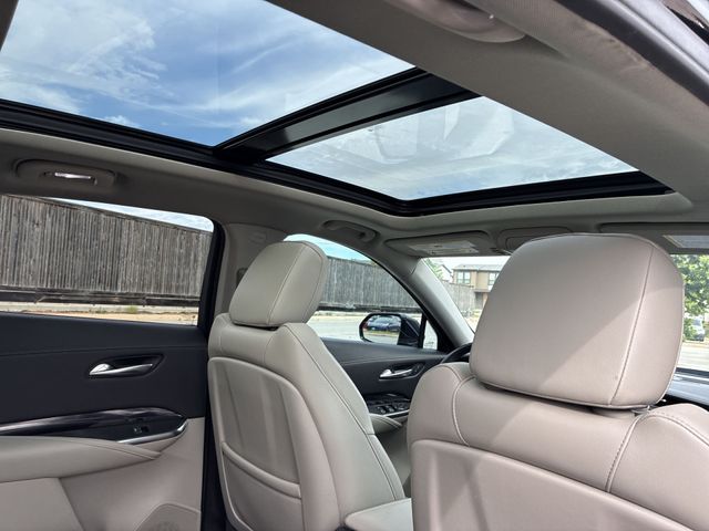 Thumbnail: 2022 Cadillac XT4 - 31
