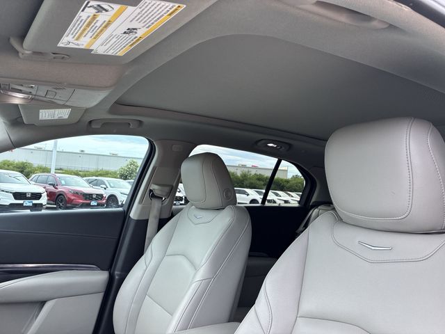 Thumbnail: 2022 Cadillac XT4 - 28
