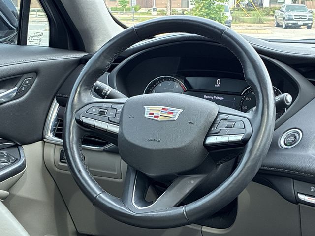 Thumbnail: 2022 Cadillac XT4 - 14
