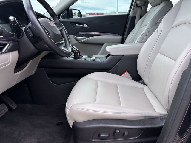 Thumbnail: 2022 Cadillac XT4 - 12