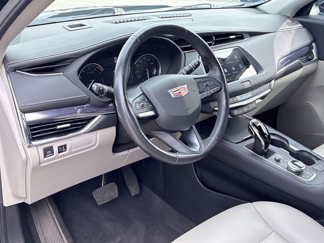 Thumbnail: 2022 Cadillac XT4 - 2