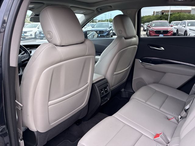 Thumbnail: 2022 Cadillac XT4 - 13