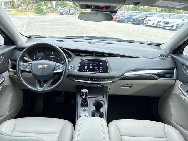 Thumbnail: 2022 Cadillac XT4 - 10